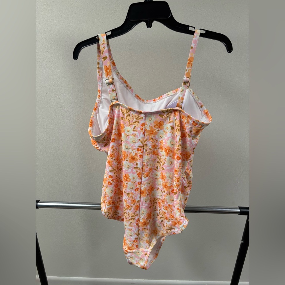 22W- Women’s Floral‎ Swimsuit NEW - Picture 2 of 4